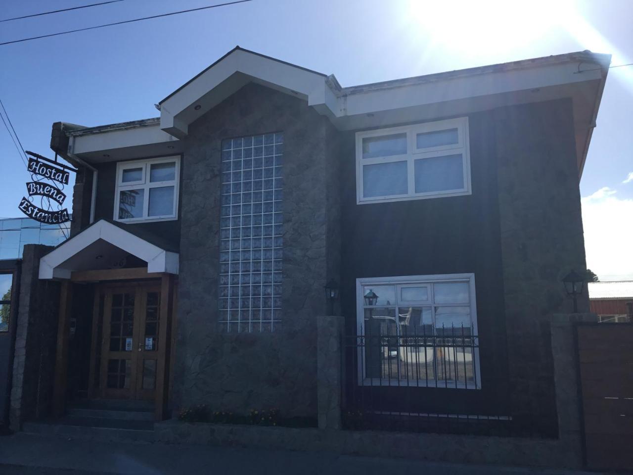 Hostal Buena Estancia 푼타아레나스 외부 사진